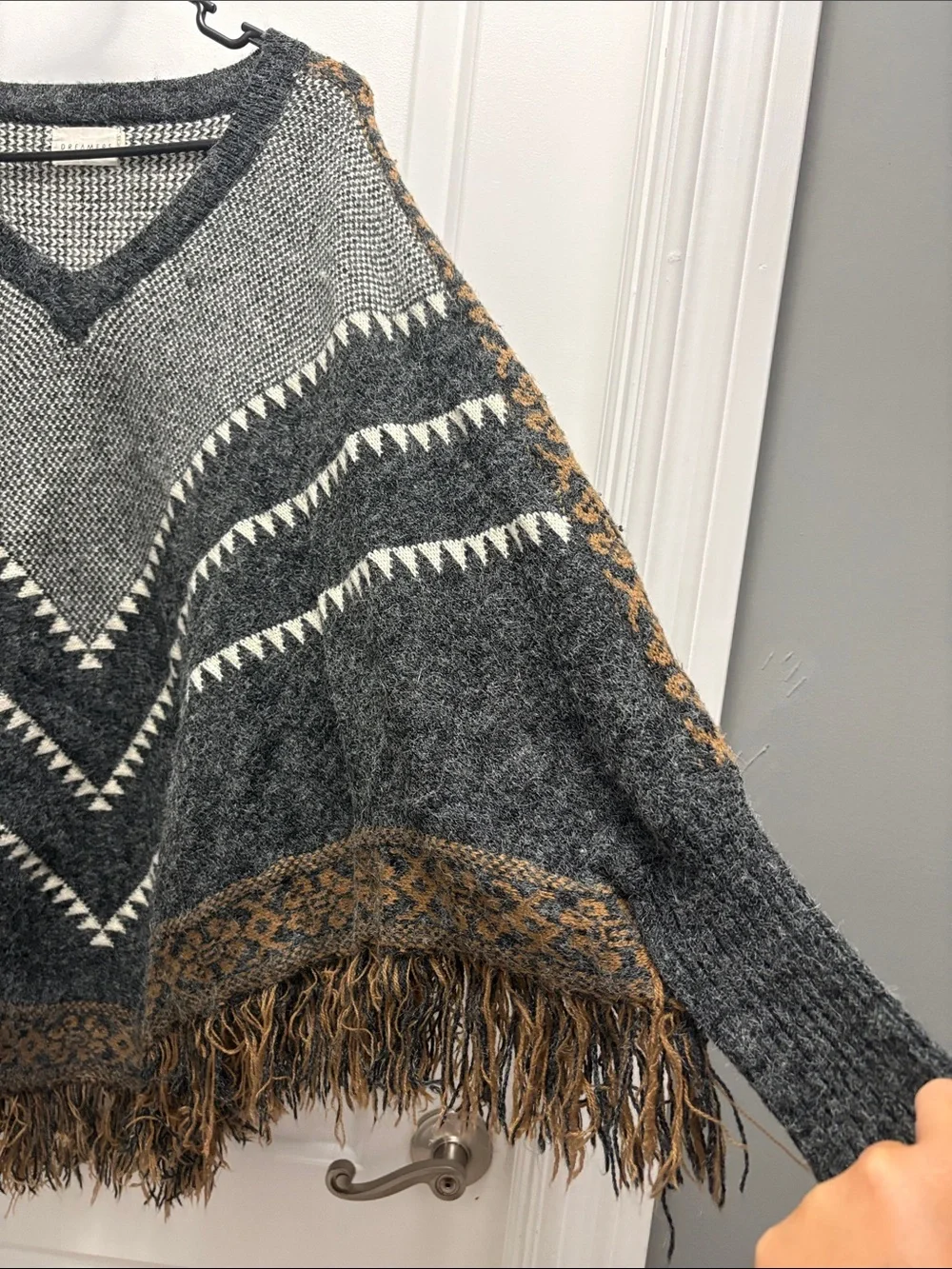 Dreamers Fringe Poncho Style Sweater M/L Charcoal Gray Tribal Boho Western Cape